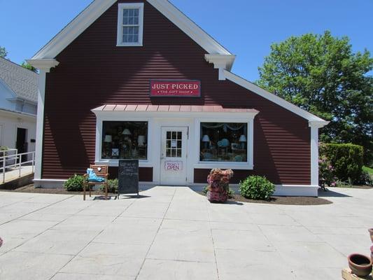 Yarmouthport MA Store Location - 13 Willow Street