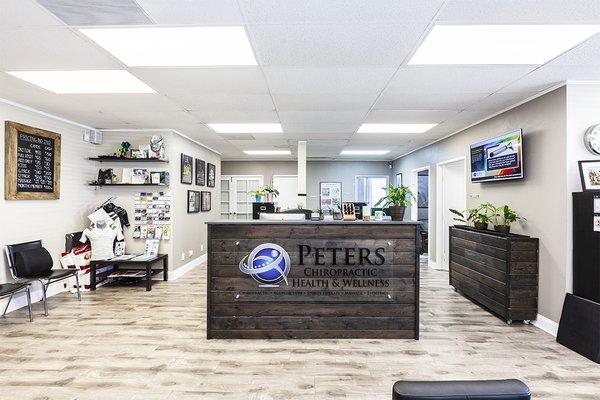 Peter's Chiropractic-front desk and waiting area