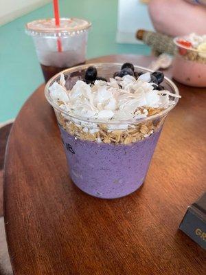 Regular size acai bowl