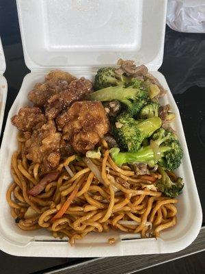 Combo plate with Orange Chicken and Beef with Broccoli - orange chicken was good but broccoli beef had a weird flavor to it