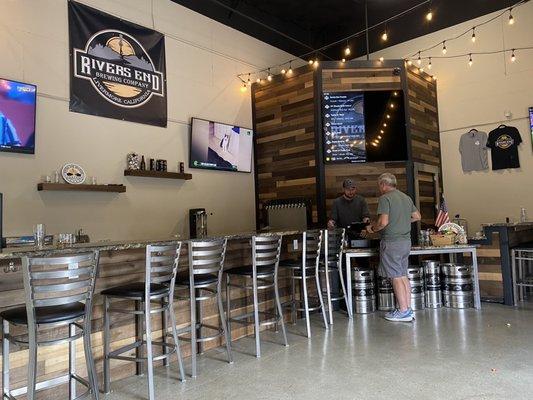 Rivers End Brewing bar