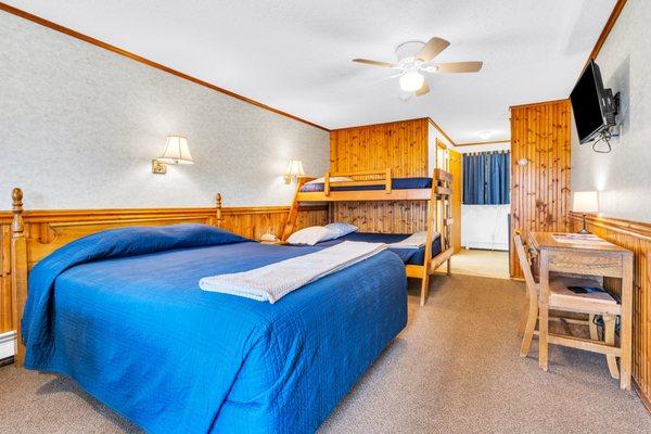 Deluxe queen with bunk beds standard