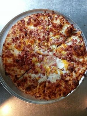 Breakfast pizza