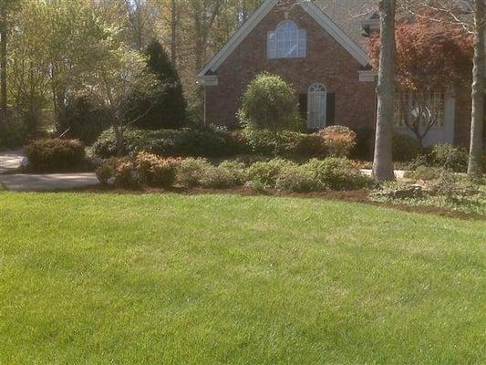 Raleigh Lawn, Flower Beds, Landscaping, Mowing