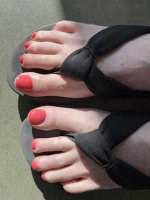 Gel pedicure to match nails