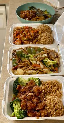 General Tso chicken, Lo Mein, Governors shrimp.