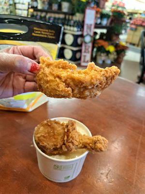 Fried chicken tender and fried chicken leg