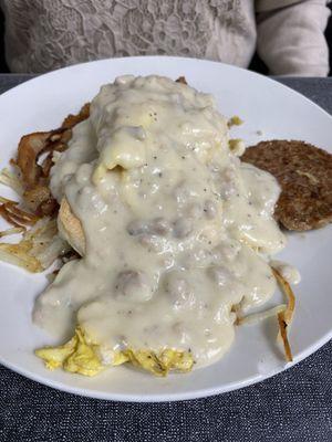 2 Eggs, Meat 1/2 Biscuits & Gravy