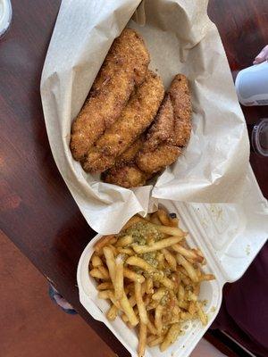 4 crispy tenders and garlic fries