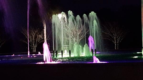 Mardi Gras Fountain in full color.