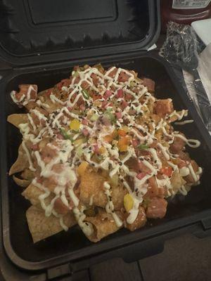 Spicy Tuna Poke Nachos to go with