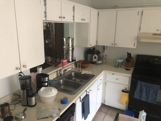 Kitchen before remodeling