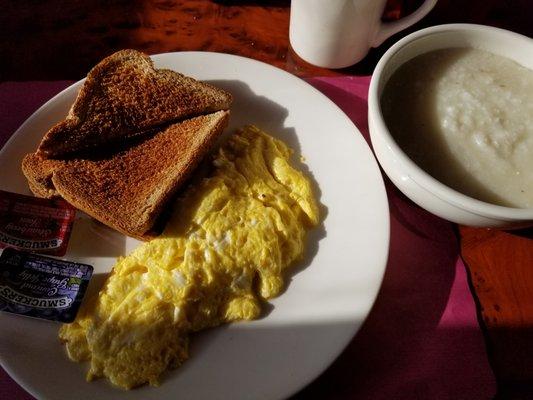 Scrambled eggs, grits, toast...yum!