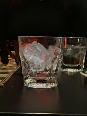 glass of ice