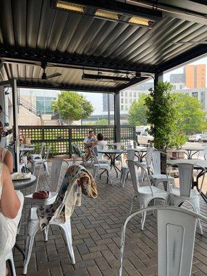 Plenty outdoor seating, good place for catchup over coffee