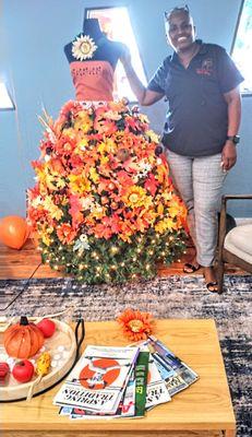 Tanya created this beautiful Fall display in the Sun City office!