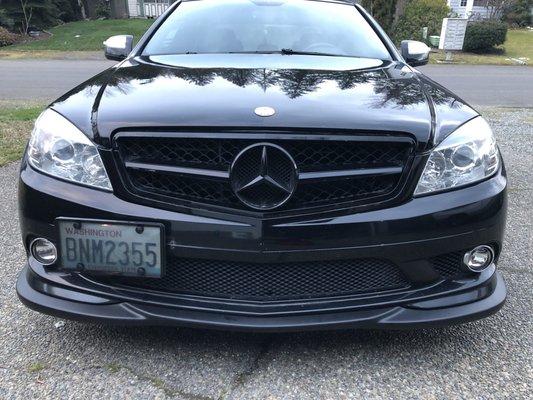 Front lip splitter