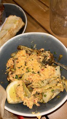 Fried artichokes with crab meat