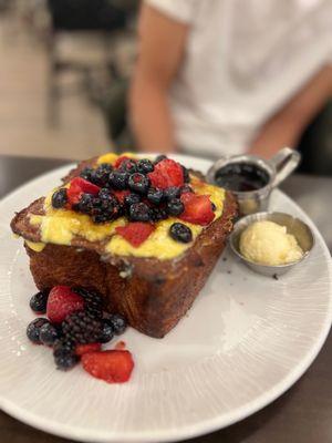 Crème Brûlée Brioche French Toast