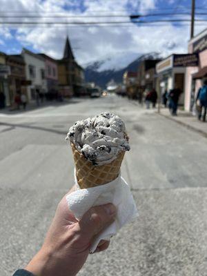 Oreo cookies and cream ice cream