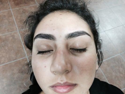 Trimmed Eyebrows (After Threading)