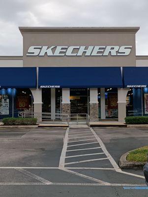 SKECHERS Warehouse Outlet