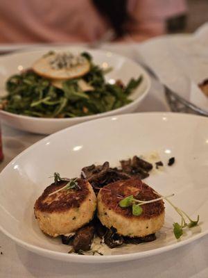 Tortino di granchio - crab cakes, warm mushroom salad and tartar sauce (restaurant week summer 2024, lunch, 1st course)