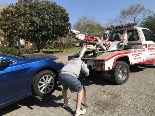 Kevin hooking up the car for tow