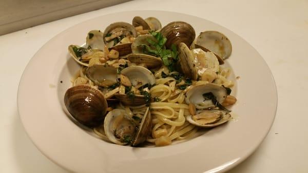 linguini with white clam sauce out of this world.