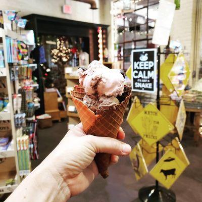 2 scoop waffle cone? YES PLEASE!