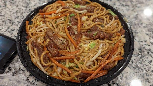 Beef lo mein