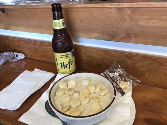 Delicious, thick and creamy clam chowder.