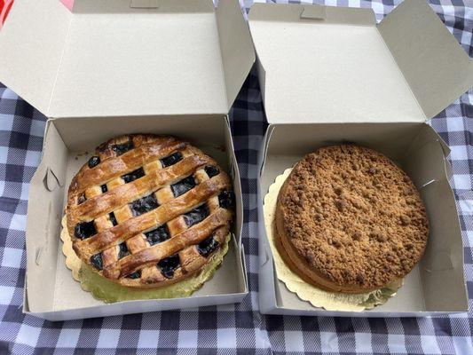 Mixed berry and apple crumb pies