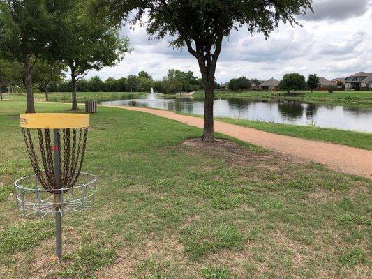 Hike/bike trail, frisbee golf and water fountain.