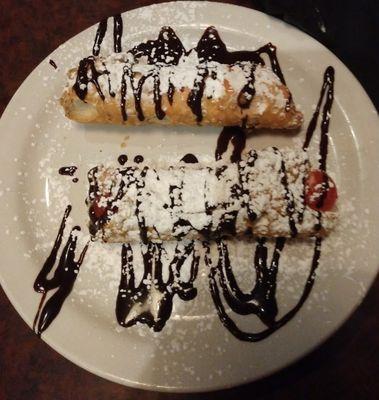 For dessert we had Tiramisu and Cannoli's. The Tiramisu was very good but the Cannoli's were the bomb.