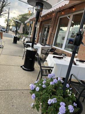 Great Outdoor Dining Vibe. Outdoor Heaters.