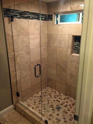 Our contractor customer in Danville, CA wanted a clear frameless enclosure to complete a new shower renovation that highlighted the tile