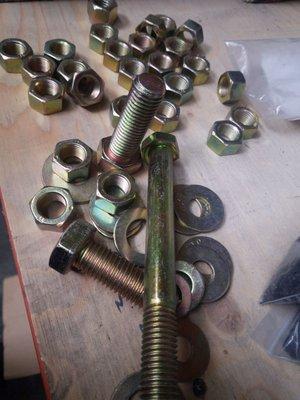 Grade 8 yellow zinc machine bolts