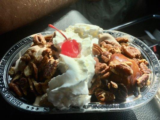 Cappuccino Chunky Chocolate Yogurt Hot Fudge Sundae -Its great that it tastes like ice cream not yogurt! Pecans are addictive!