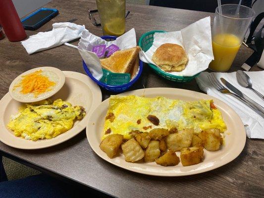 Veggie Omelette and Cider Point Special