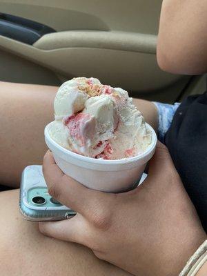 Strawberry cheesecake ice cream