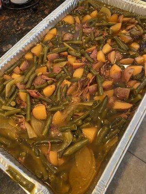 Fresh green beans with smoked turkey and potato's