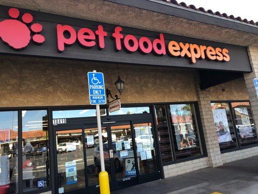 Pet food express in Tarzana CA