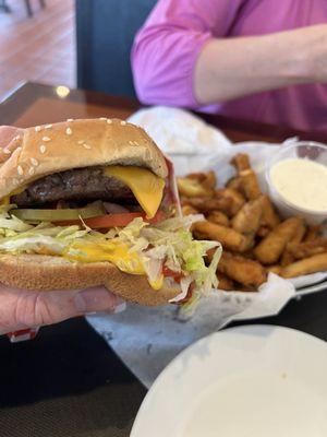 1/4 lb Cheeseburger