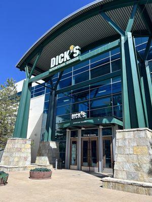 DICK'S Sporting Goods