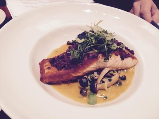 Sauteed Atlantic Salmon, lentils, mushrooms