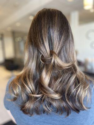 Easy on the eyes 
Balayage by Nicole Vaiani 
Cut & Style by Meghan Osborn