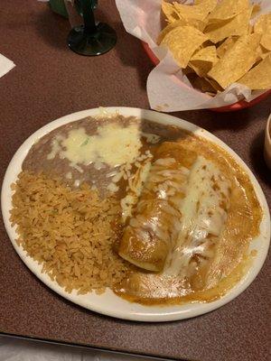 18. Enchilada Dinner Plate (1 Chicken, 1 Cheese)