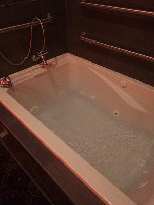 Come enjoy our Jacuzzi!