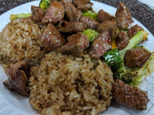 Steak hibachi (minus carrots, mushrooms, onions)